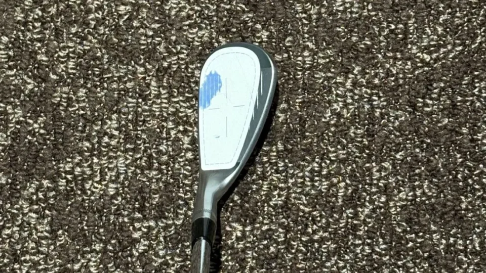 寄せワンのウェッジ「トゥ側アプローチ」練習法とコースで使う実践テクニック