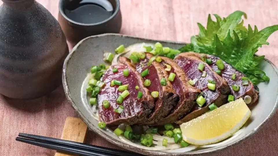 高知ゴルフ旅行の夜宴の味｜わら焼きのかつおとウツボのたたきで蘇る思い出