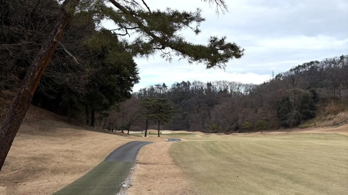 残り100ヤードの3つの打ち方|ウェッジ以外でも距離を合わせる練習メニュー