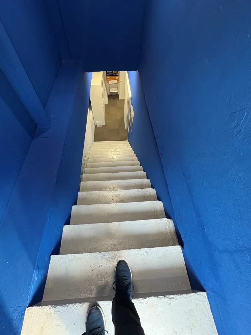 SMARTGOLF 秋葉原店の地下への階段